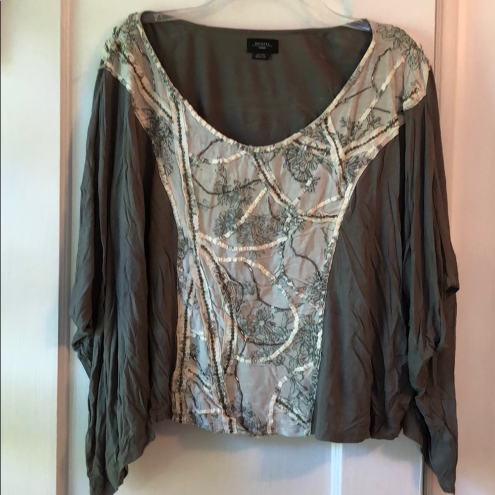 Batwing Deletta Top